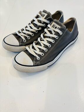 Converse Low Top Sneakers in Charcoal Gray with White Accents Mens size 11